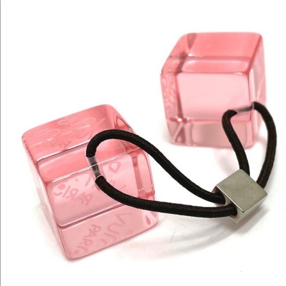 Louis Vuitton Logo hair cubes
